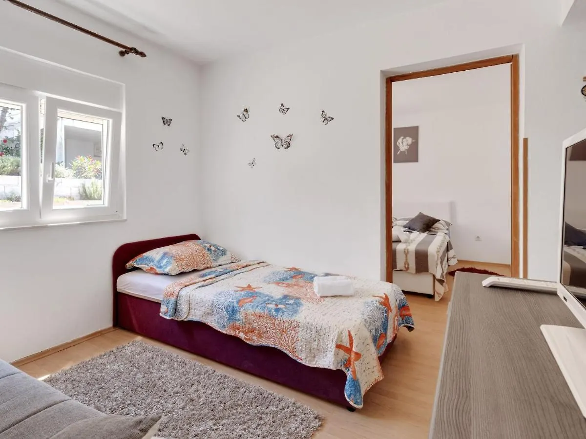 Snug Holiday Home In Jasenice Rovanjska Near Sea 크로아티아